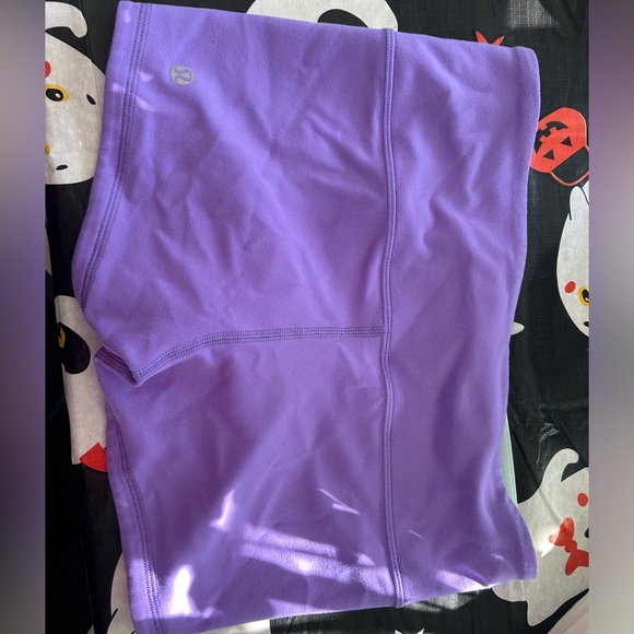 Lululemon reversible shorts size 6 - Picture 3 of 5